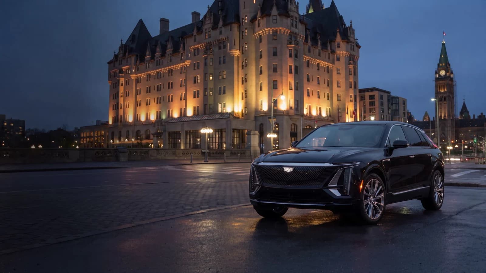 Ottawa Limo vehicle prepared for a private long-distance trip