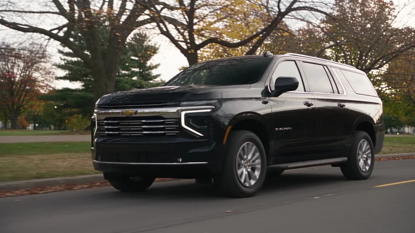 Black executive SUV serving Ottawa and surrounding areas